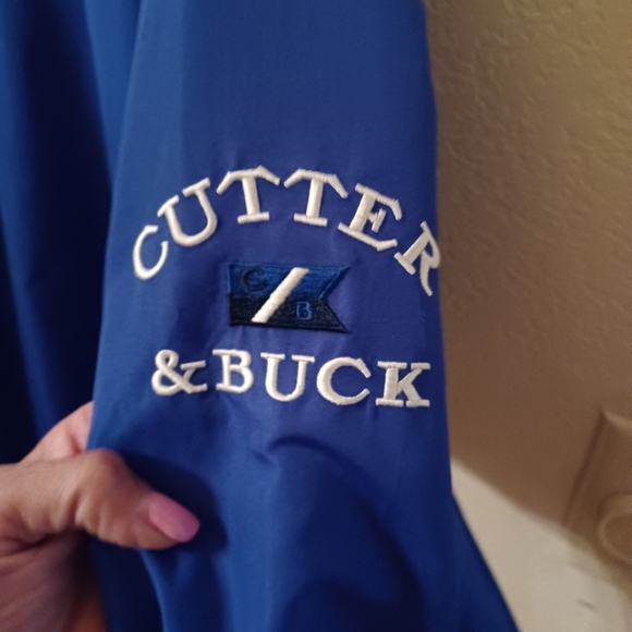 V-neck Cutter and Buck pull over. Size Lg. GUC. - Picture 3 of 3